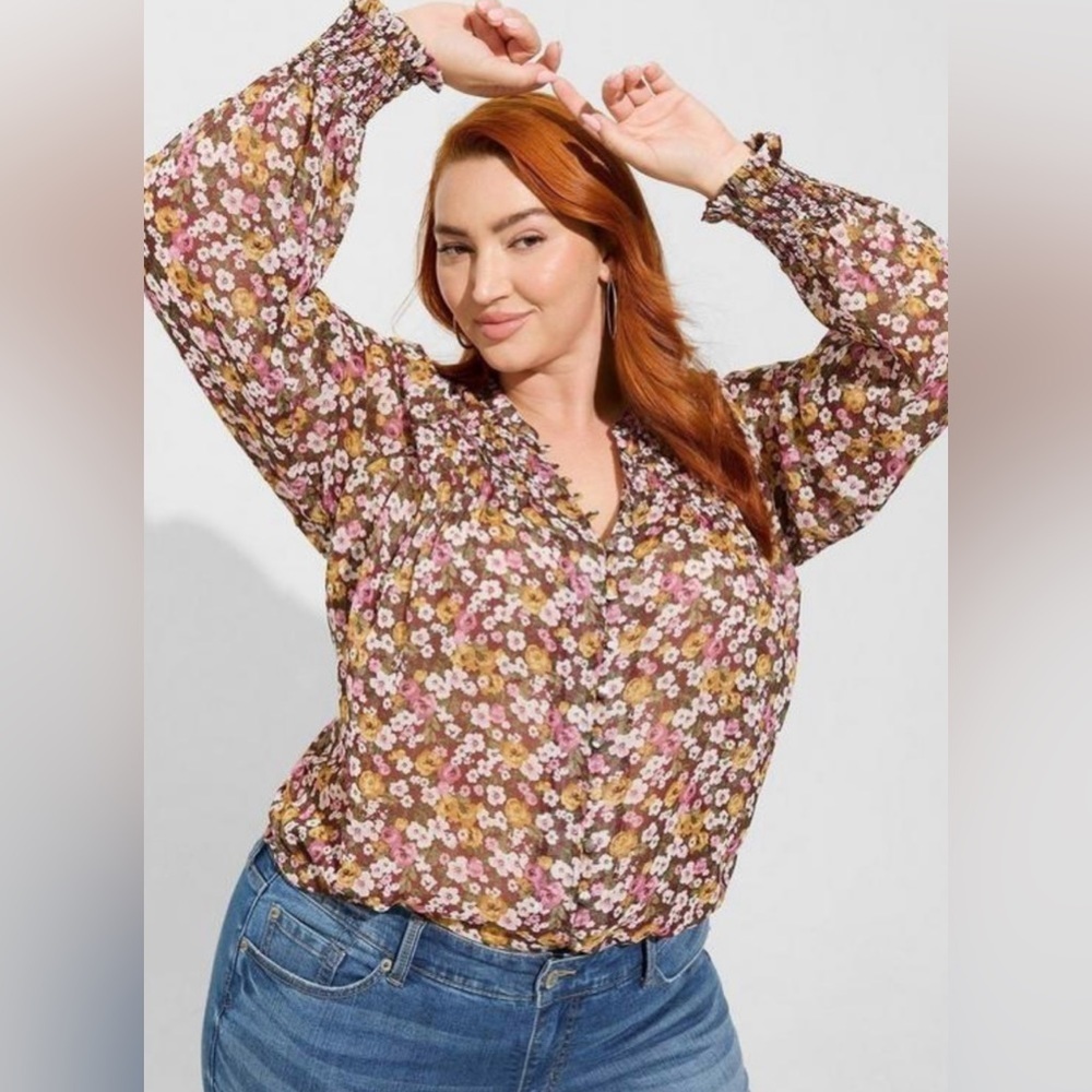 NWT TORRID Women's Plus Size Crinkle Chiffon
Smocked‎ Blouson Sleeve Blouse 5X